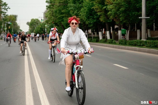 Ещё немного забавных фотоснимков с минувшего велопарада в Ростове..