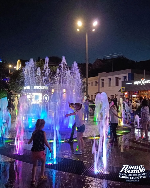 ⛲Развлечения в фонтане на..