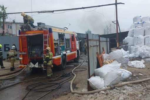 Пожар локализован на площади 800 кв.м., — МЧС  🚑 Пострадавший водитель сотрудник АО «Бальзам», получивший 90 %..