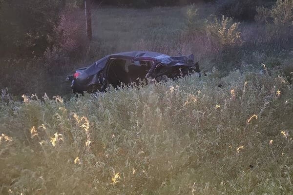 Ночью в Самарской области 6 человек погибли и еще 8 пострадали в столкновении микроавтобуса и автомобиля..