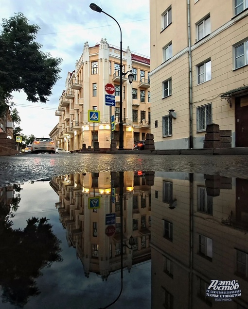 Отражения в лужах после сегодняшнего дождя..