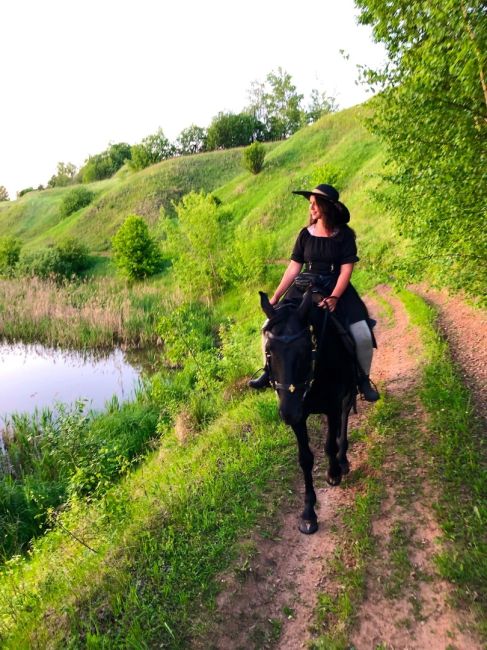 Приглашаем на конные прогулки  в клуб верховой езды "Есаул" 🏇 В этом году мы разработали несколько новых..