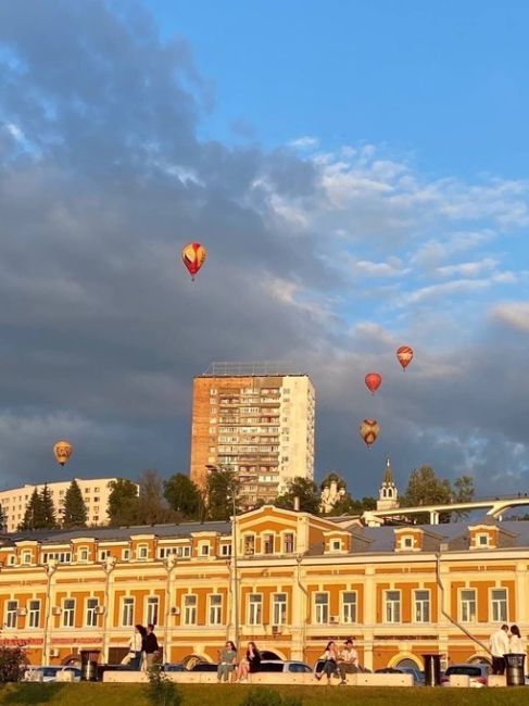 Воздушные шары над Нижним — невероятное зрелище😍
..