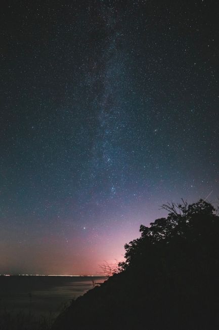 Юпитер и Млечный Путь над Таганрогским заливом 💫  Фото: Артём..