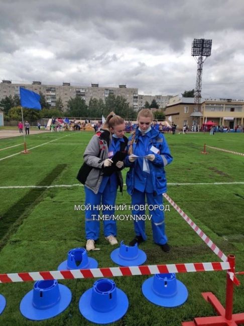 На стадионе «Старт» прошел областной конкурс на лучшую бригаду скорой помощи.  Врачи со всего региона..