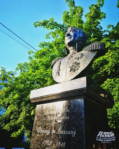 📷 В Новочеркасске две триумфальных арки: Западная и Северная. Появились они в 1817 году в честь прибытия..