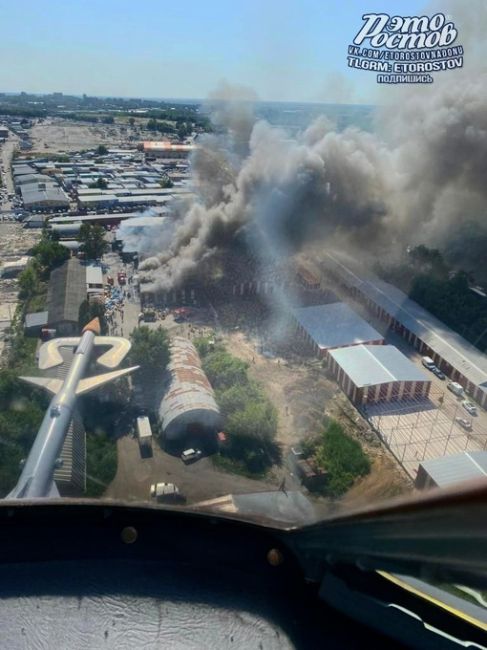 🔥🚁 Фотография с того самого вертолета, который тушил склады у рынка..