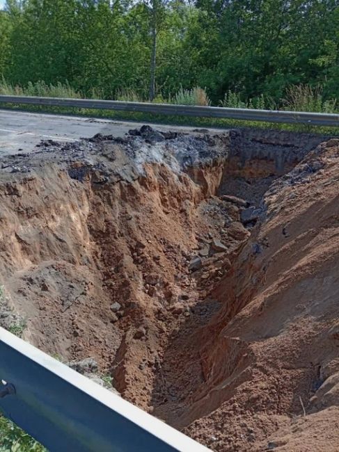 ⚡ В сторону Москвы перерывают трассы, чтобы остановить движение колонны ЧВК «Вагнер».  Показываем карту..