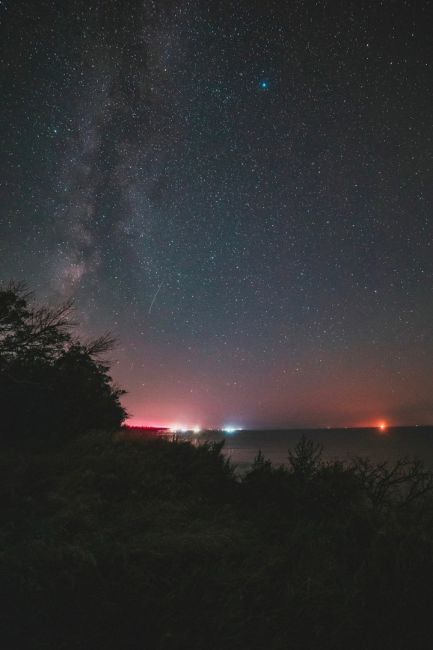 Юпитер и Млечный Путь над Таганрогским заливом 💫  Фото: Артём..