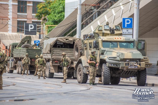 📸 24 июня. ЧВК "Вагнер" в Ростове. На глазах творилась..