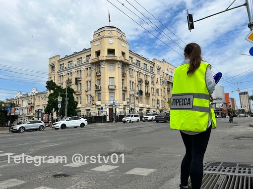 ЧВК «Вагнер» оставили после себя только немного поломанные ворота ростовского цирка и следы гусениц от..