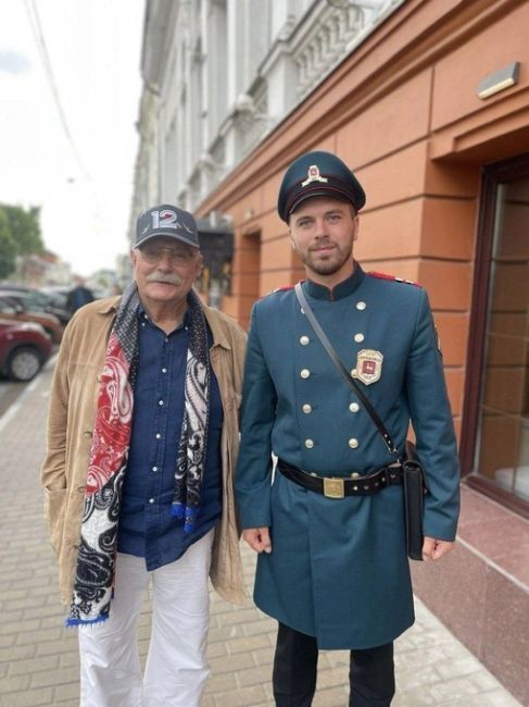 🗣Никита Михалков вчера был замечен в Нижнем Новгороде в компании..