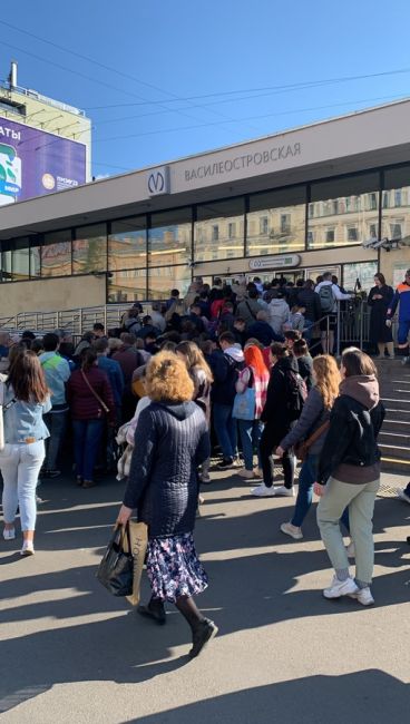 Смольный объяснил дороговизну проезда в петербургском метро по сравнению с московским тем, что у нас..