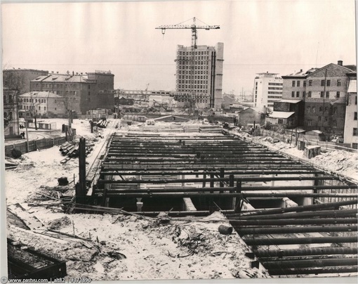 Строительство ст.Московская Горьковского метрополитена декабрь 1983..