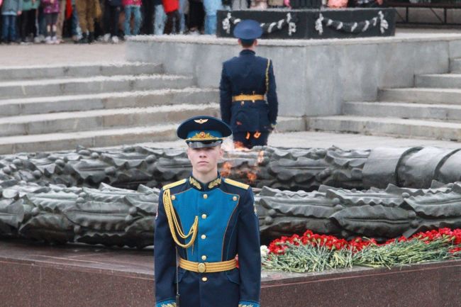 В День памяти и скорби у мемориала «Вечный огонь».  Фото: администрация..