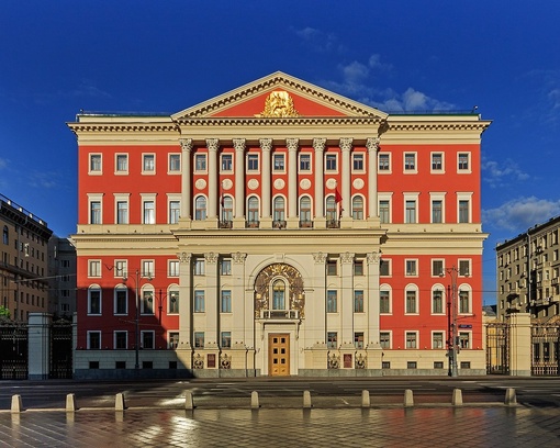 Понедельник, несмотря на достижение договорённости с Пригожиным, будет выходным днём в Москве -..