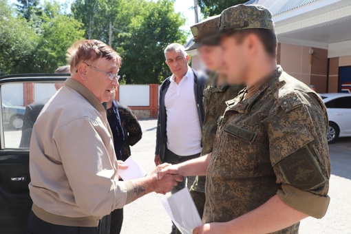 🚗Житель Азнакаевского района подарил бойцам СВО свой автомобиль  Наиль Сабитов передал военнослужащим ВАЗ..