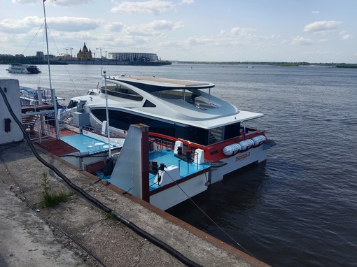 Вот такое чудо на воде есть теперь в..