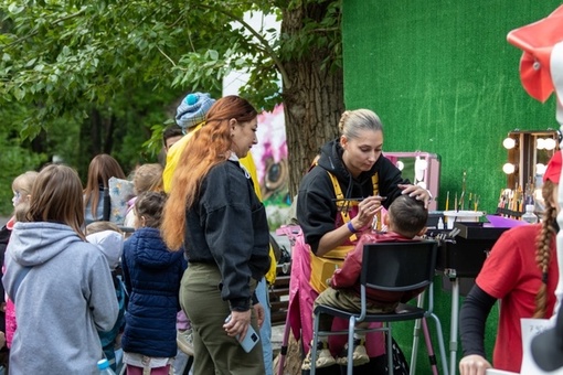 В парке «Уралмаш» феерично отметили победу в федеральном голосовании концертом группы «На-На». 
На праздник..