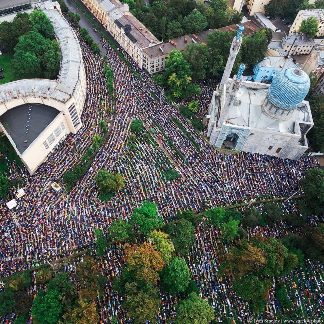 Курбан-байрам потеснит петербургских автолюбителей  В связи с мусульманским праздником движение возле..