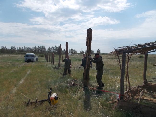 В музее-заповеднике «Аркаим» открыли аллею идолов  "Всего идолов 22, они установлены по границе участка..