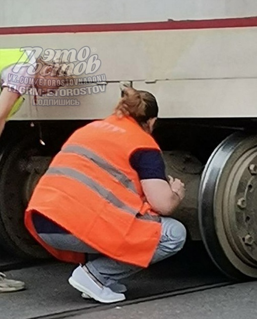 ⚠🚃 «Трамвай дрифтанул и перекрыл движение на пересечении Максима Горького и Крепостного», - сообщил..