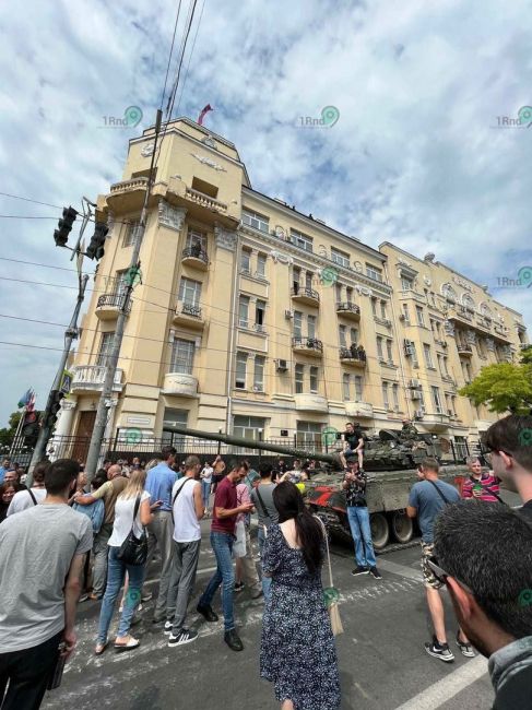 Просим ростовчан и гостей города соблюдать меры безопасности. 
Будьте..