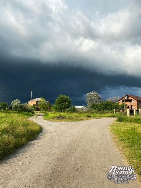 К вечеру собралась гроза. Хутор Дугино⛈  ⚡ Подпишись на паблик «Это..