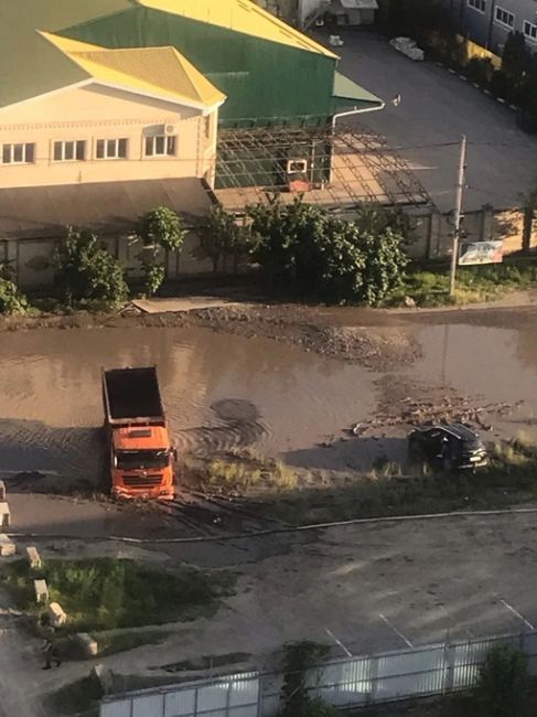 Одна грустная история с ул. Автомобильной  Бедные люди, потеряли столько времени и нервов. Изначально..