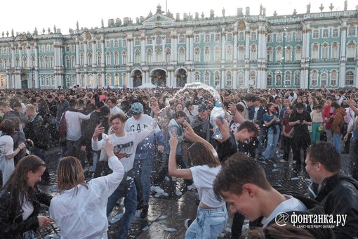 💃 На Дворцовой сейчас..