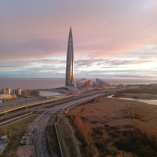 Огненный заката над Лахта-центром..