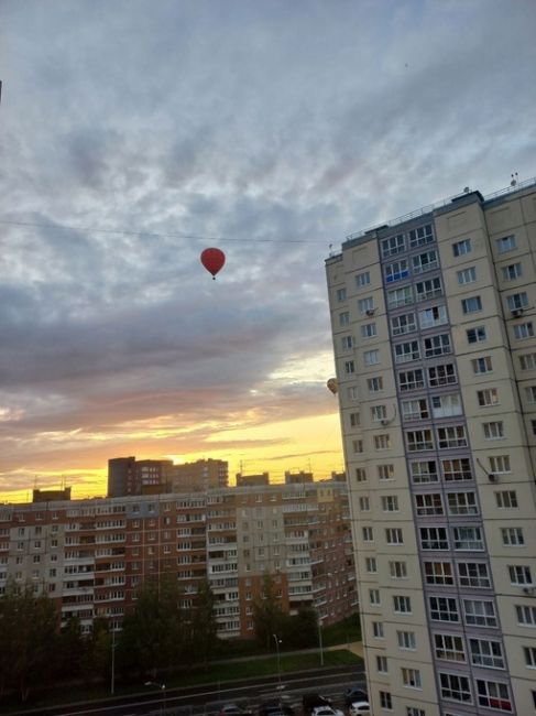 🗣Воздушные шары в небе над «Новой Кузнечихой» — невероятное зрелище 
..