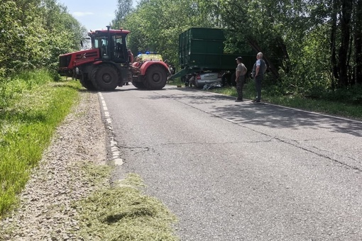 Страшный кадр с места ДТП в Шатово под Серпуховом  В аварии погиб 19-летний..