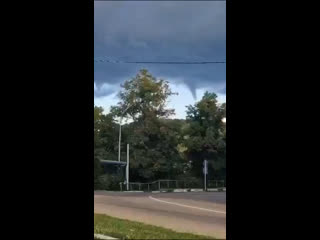 Сегодняшние смерчи в Туапсе 🌪️👀
на последнем видео их аж..