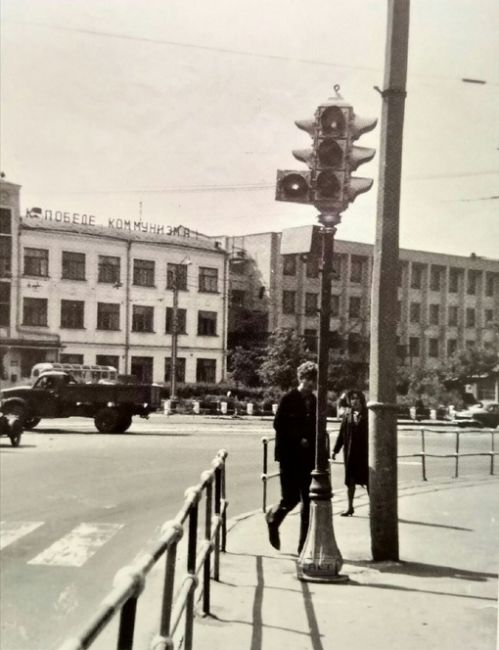 г. Горький. Перекресток ул.Октябрьской революции и пр. Ленина. (70-е..