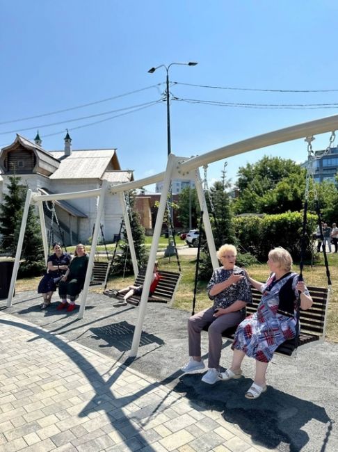 🗣В Нижнем Новгороде благоустроили две территории раньше срока 
Обновление произошло в сквере в Больших..