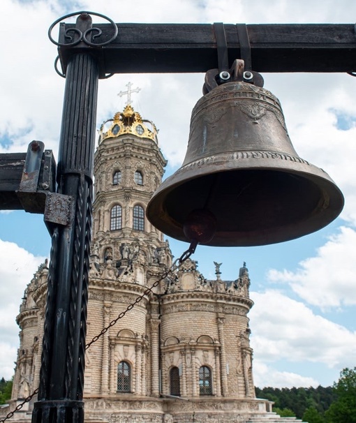 🏰 Интересное место недалеко от Москвы: Знаменская церковь в Дубровицах  Храм Знамения Пресвятой Богородицы..