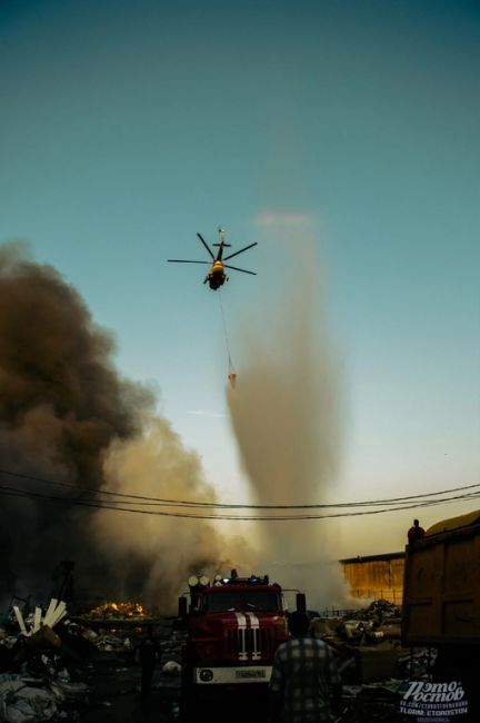 👨‍🚒 Спасатели сообщили о полной ликвидации пожара на складе макулатуры в промзоне Аксая. Пролив..