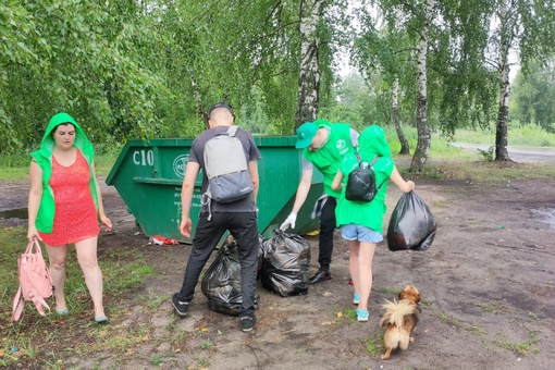 Волонтерская группа «Счастливый Нижний Новгород» провела субботник на озере Силикатное  9 июля волонтеры..