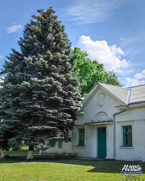 🏠 Дом культуры в посёлке Каяльский Азовского района с населением меньше 1000..