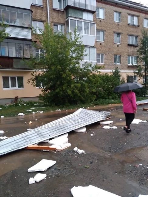 Так выглядят последствия непогоды в Сысерти..