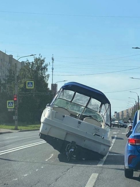 🛥Кто-то потерял лодку на Шлиссельбургском..