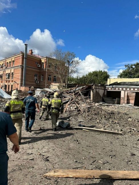 Обстоятельства взрыва в Таганроге уточняются, сообщили в донском правительстве.  Между тем, таганрожцы..