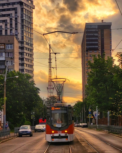 Не сразу поймёшь рассвет или закат🚊🚋🚈🌞
Видео:..