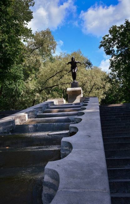 🌳 Нескучный сад — пейзажный парк в Москве, сохранившийся от дворянской усадьбы Нескучное  Фото: Inna..