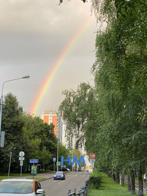 🌈 В Москве была двойная радуга. 
Хоть какая-то позитивная новость за..