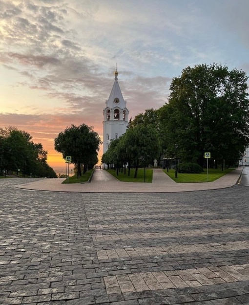 🗣Какие улицы Нижнего вы знаете на букву..