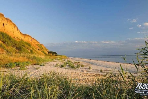 🏖 Семибалки - безлюдное и прекрасное место, но чтобы поплавать, надо 1000-1500 метров идти по воде. Это зависит от..