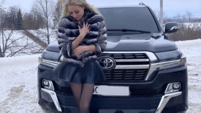 Любила дорогие внедорожники: подробности зверского убийства автомобилистки в Самаре  Девушку могли лишить..