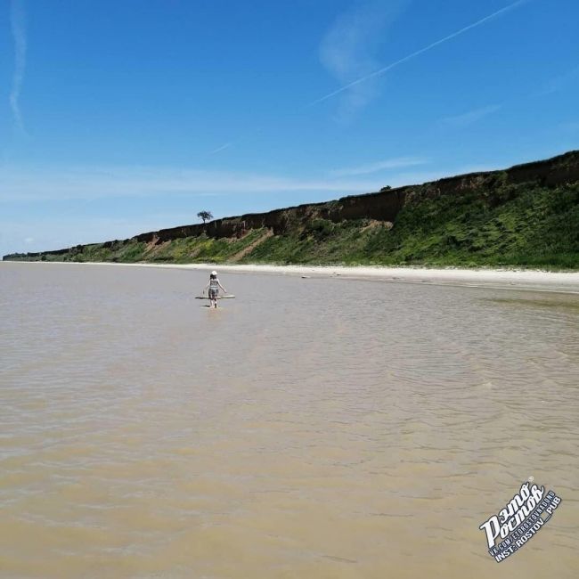 🏖 Семибалки - безлюдное и прекрасное место, но чтобы поплавать, надо 1000-1500 метров идти по воде. Это зависит от..